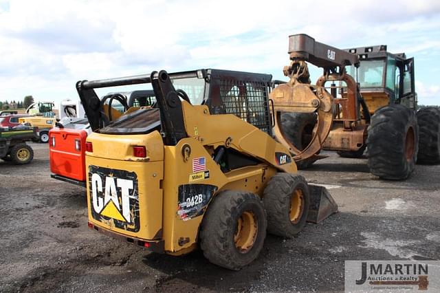 Image of Caterpillar 242B3 equipment image 2