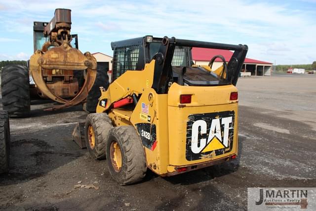 Image of Caterpillar 242B3 equipment image 3