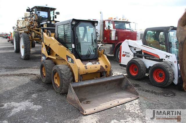 Image of Caterpillar 242B3 equipment image 1