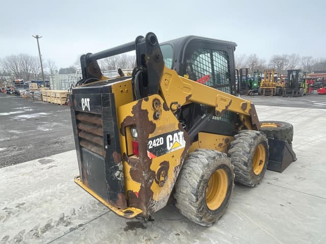 Image of Caterpillar 242D equipment image 2