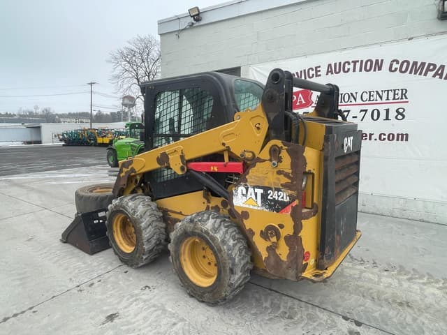 Image of Caterpillar 242D equipment image 1