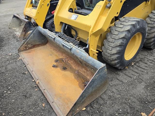 Image of Caterpillar 242D equipment image 1