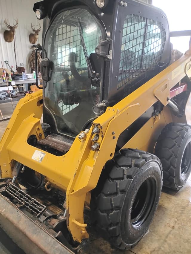 Image of Caterpillar 242D equipment image 1