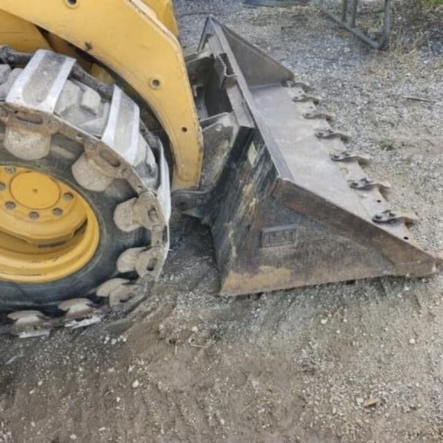 Image of Caterpillar 246 equipment image 2