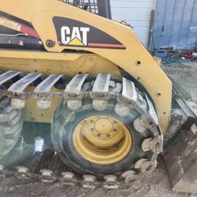 Image of Caterpillar 246 equipment image 3