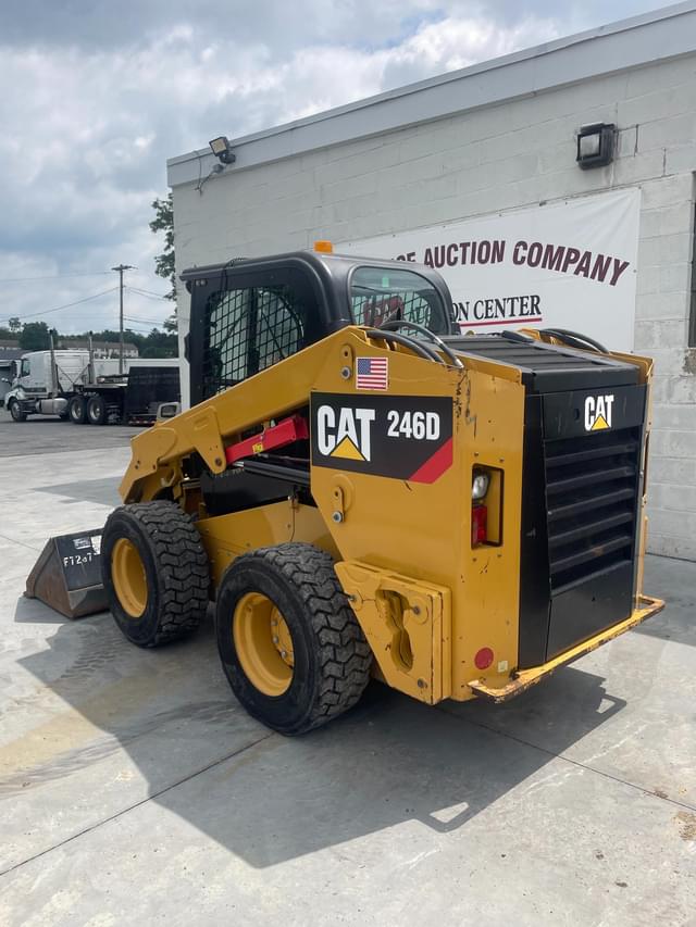 Image of Caterpillar 246D equipment image 3