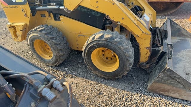 Image of Caterpillar 246D equipment image 3