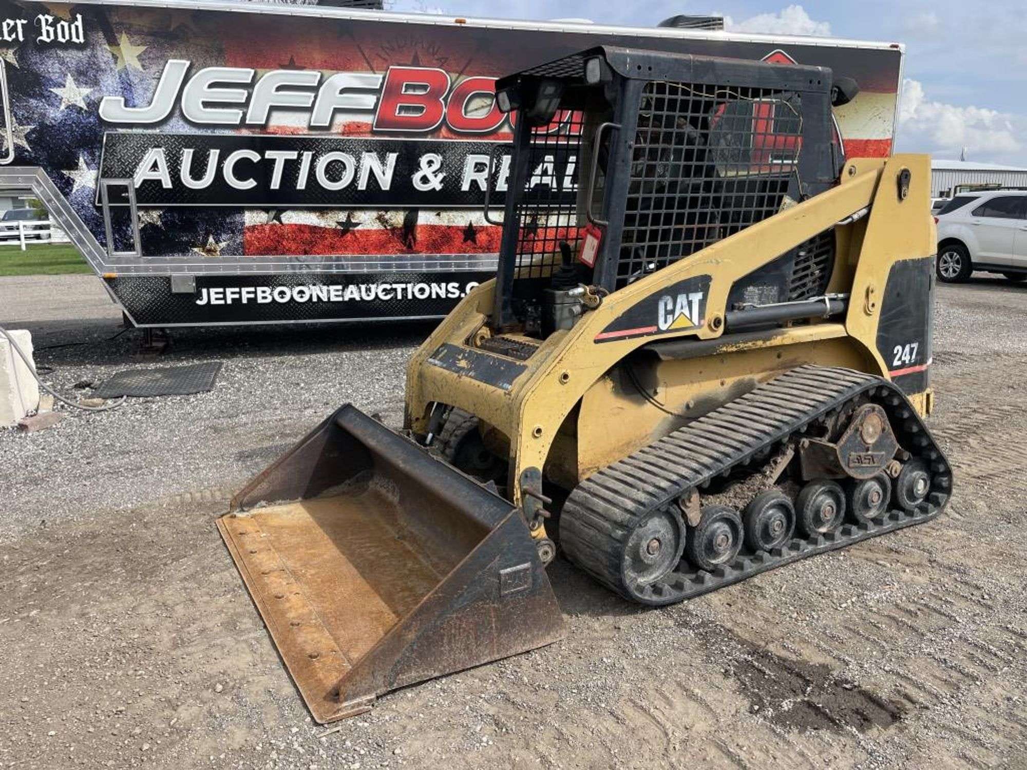 Caterpillar 247 Equipment Image0