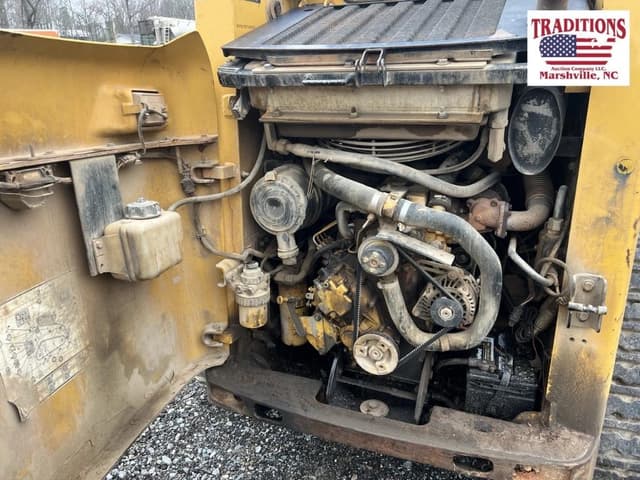 Image of Caterpillar 247B3 equipment image 4