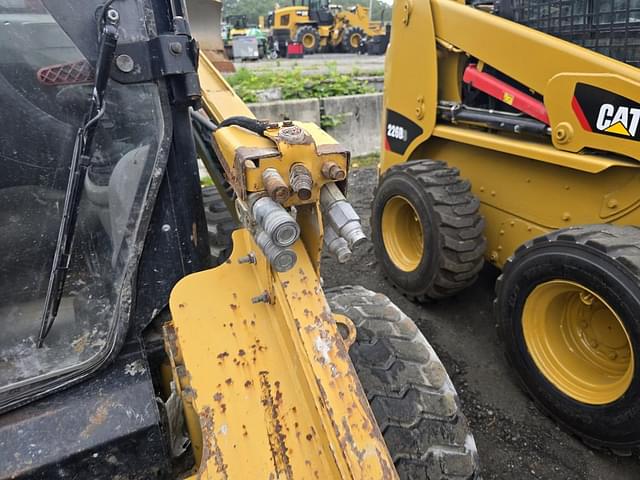 Image of Caterpillar 256C equipment image 3