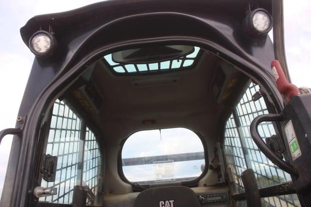 Image of Caterpillar 259D3 equipment image 4