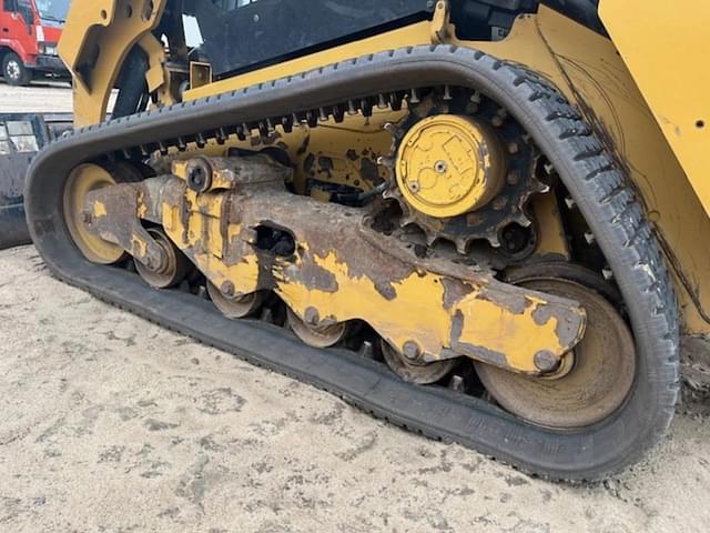 Image of Caterpillar 259D3 equipment image 4