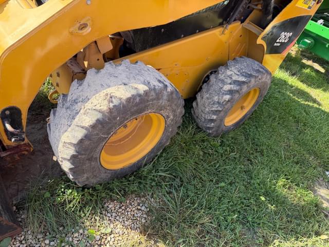 Image of Caterpillar 262C equipment image 3