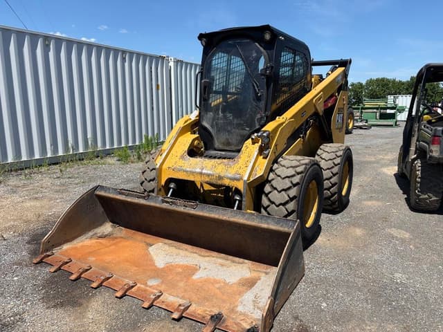 Image of Caterpillar 272D3XE equipment image 2
