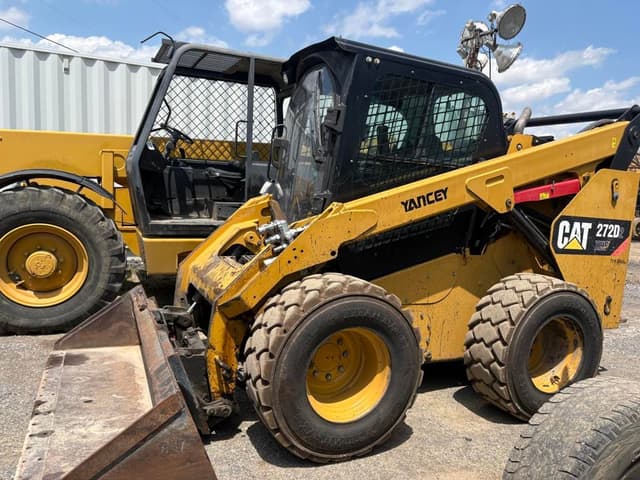 Image of Caterpillar 272D2 XHP equipment image 2