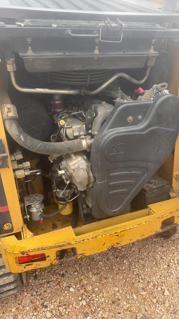 Image of Caterpillar 277 equipment image 4