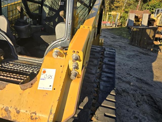 Image of Caterpillar 279D equipment image 3