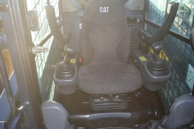 Image of Caterpillar 299D2 XHP equipment image 4