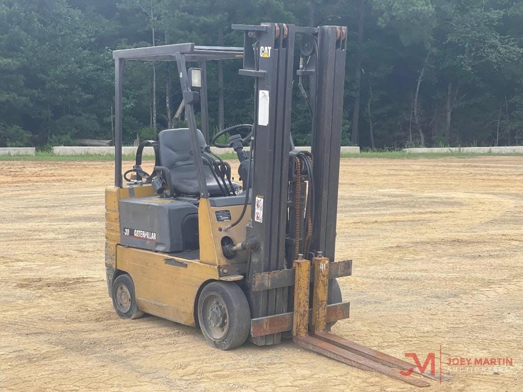 Caterpillar GC15 Equipment Image0