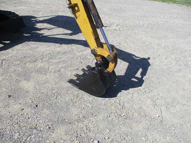 Image of Caterpillar 301.8 equipment image 4
