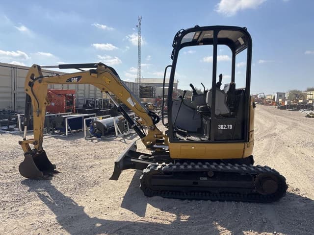 Image of Caterpillar 302.7D CR equipment image 1