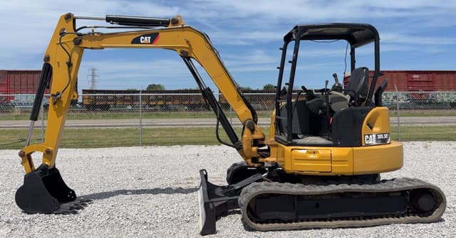 Image of Caterpillar 305.5E2 equipment image 1