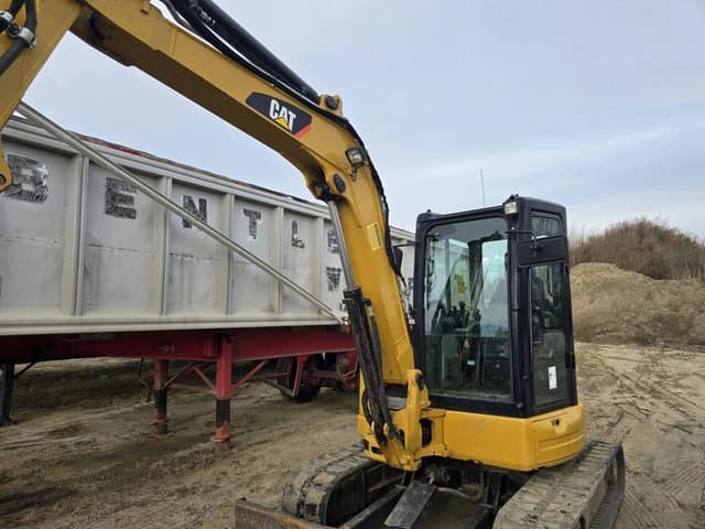 Image of Caterpillar 305.5E2 equipment image 3