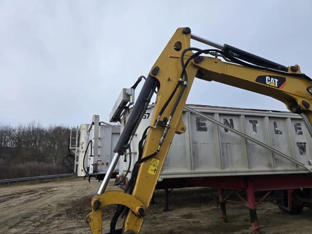 Image of Caterpillar 305.5E2 equipment image 2