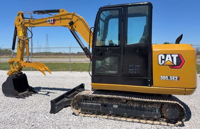 Image of Caterpillar 305.5E2 equipment image 2