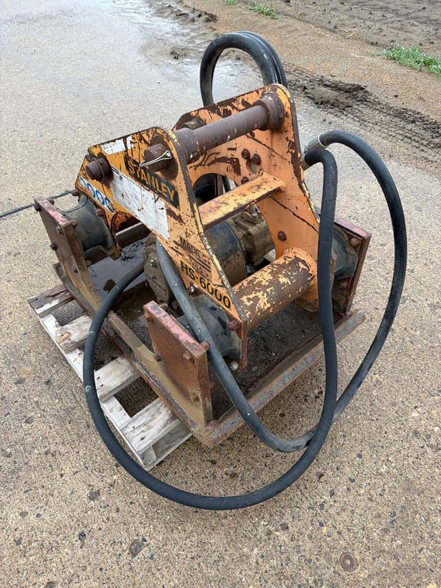 Image of Caterpillar 307C equipment image 4