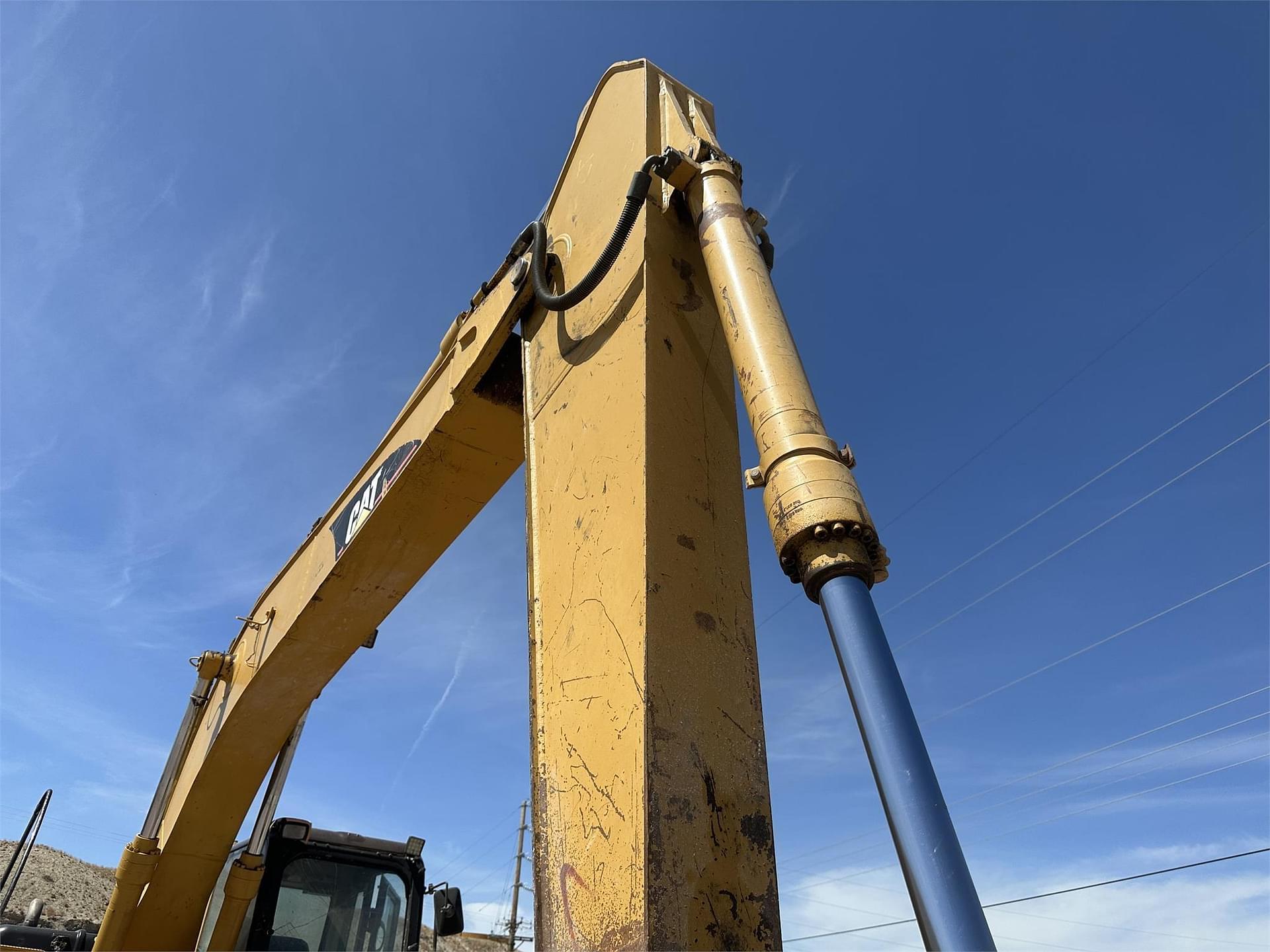 Main image Caterpillar 318C 32