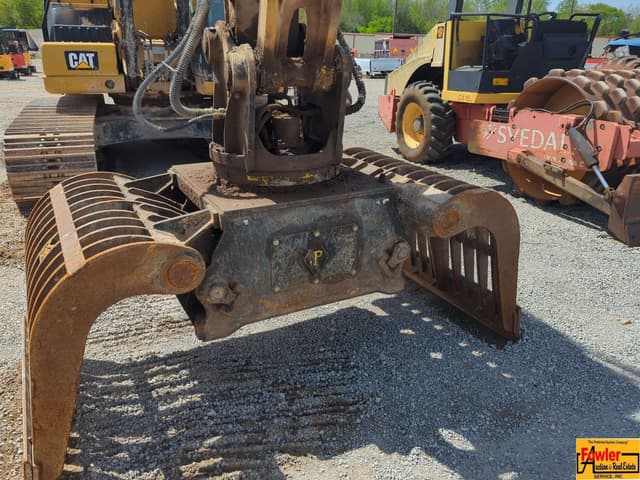 Image of Caterpillar 320 equipment image 2