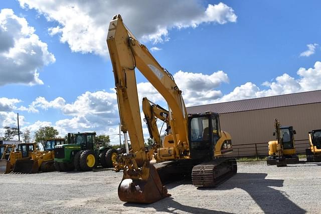 Image of Caterpillar 320CL equipment image 3