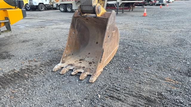 Image of Caterpillar 320E equipment image 3