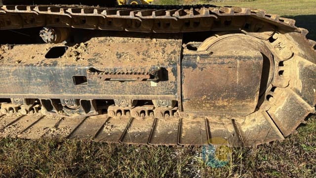 Image of Caterpillar 323FL equipment image 4