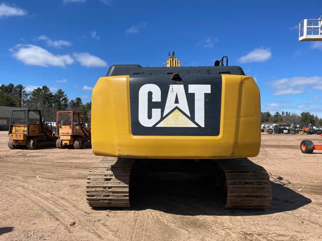 Image of Caterpillar 324E equipment image 3