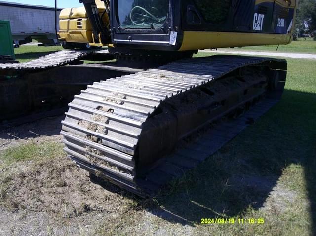 Image of Caterpillar 329D equipment image 1