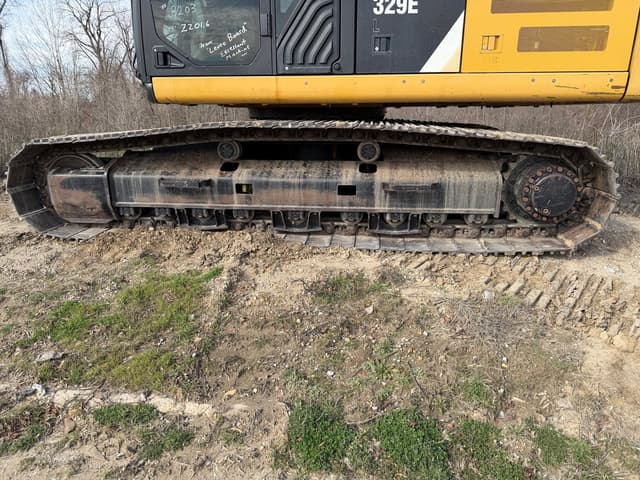 Image of Caterpillar 329E equipment image 4