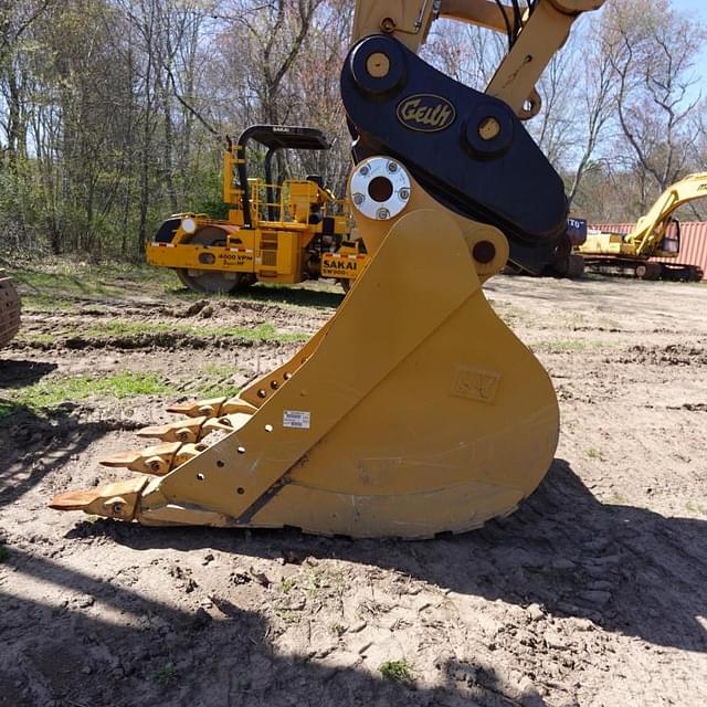 Image of Caterpillar 340 equipment image 4
