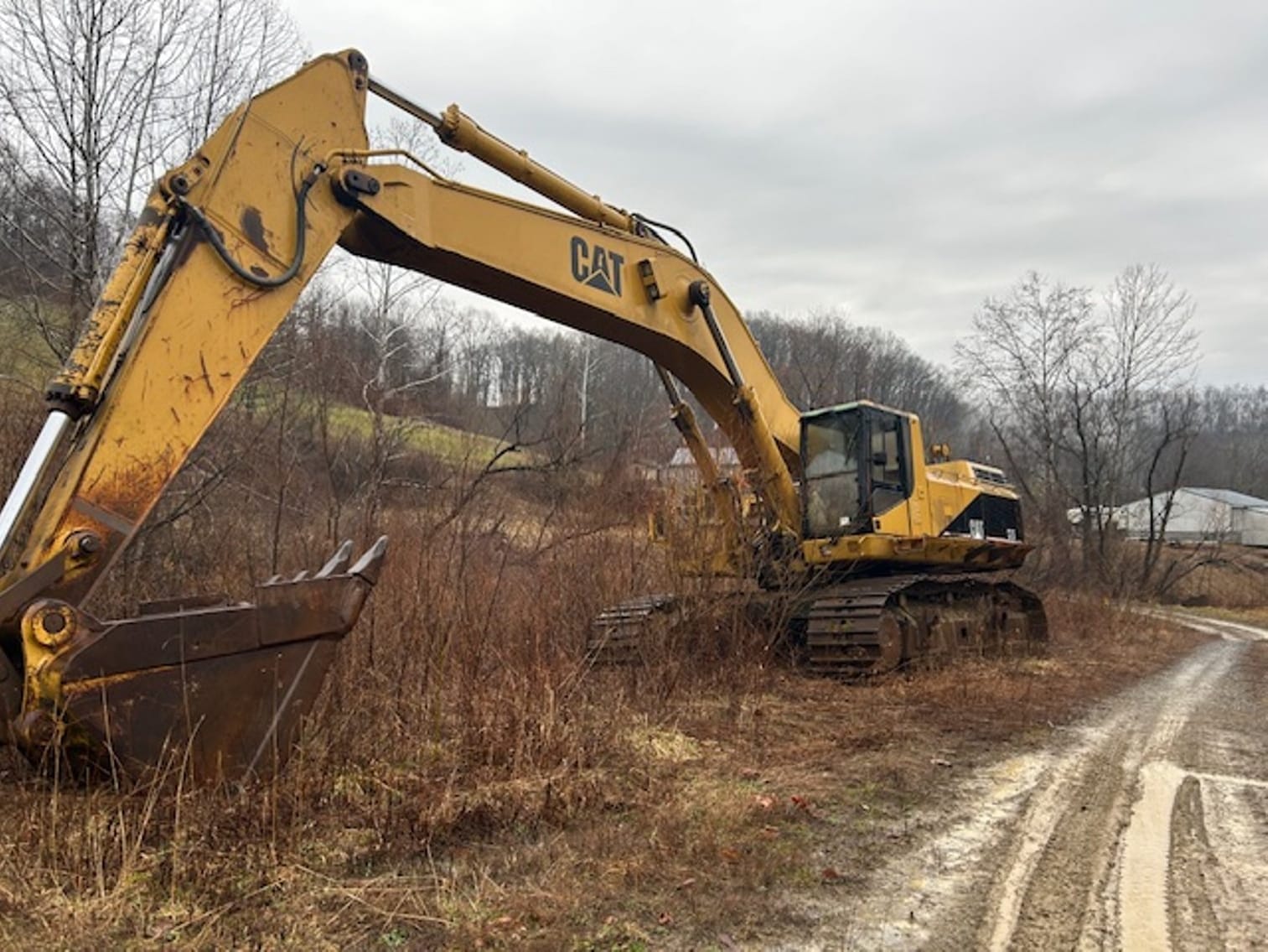 Caterpillar 375L Equipment Image0