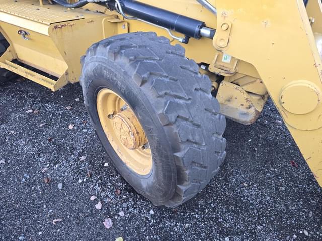 Image of Caterpillar 416E equipment image 4