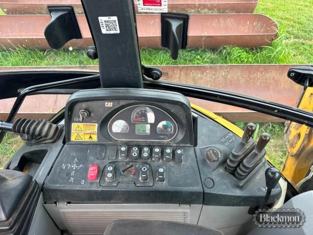 Image of Caterpillar 420F equipment image 3