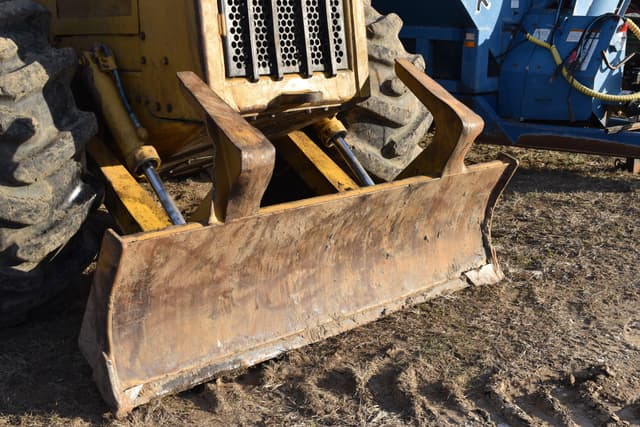 Image of Caterpillar 518 equipment image 3