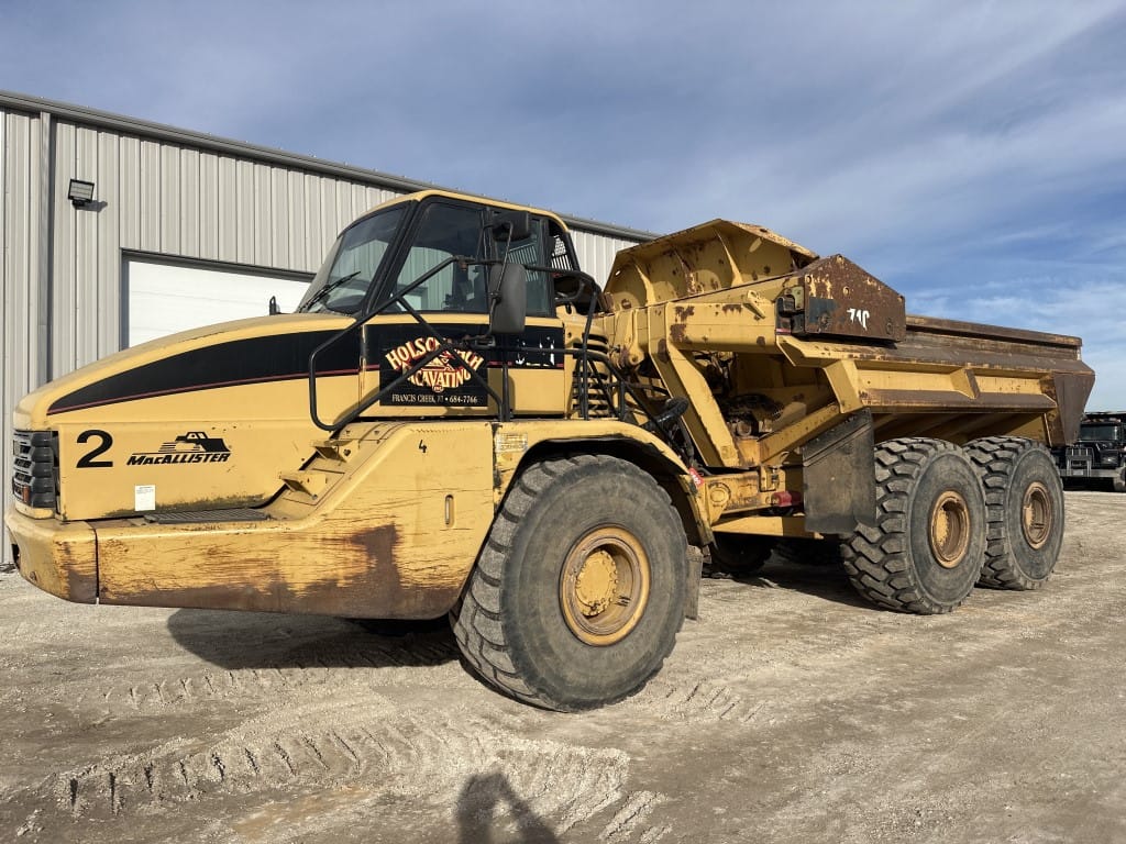 Main image Caterpillar 740