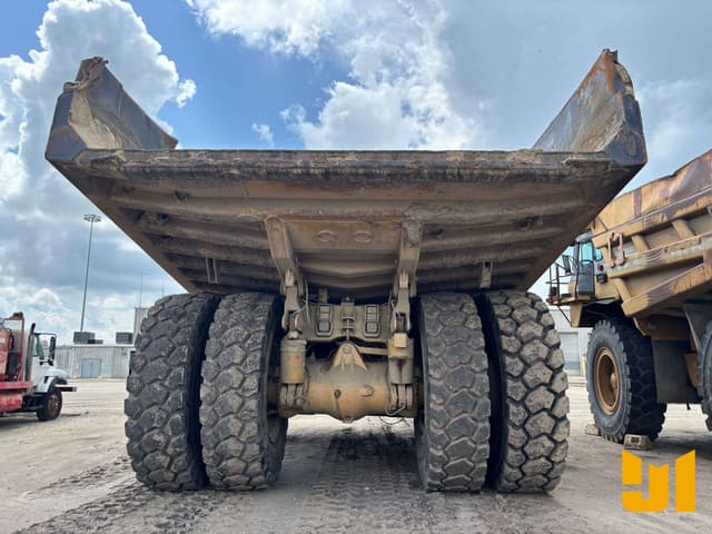 Image of Caterpillar 777D equipment image 4