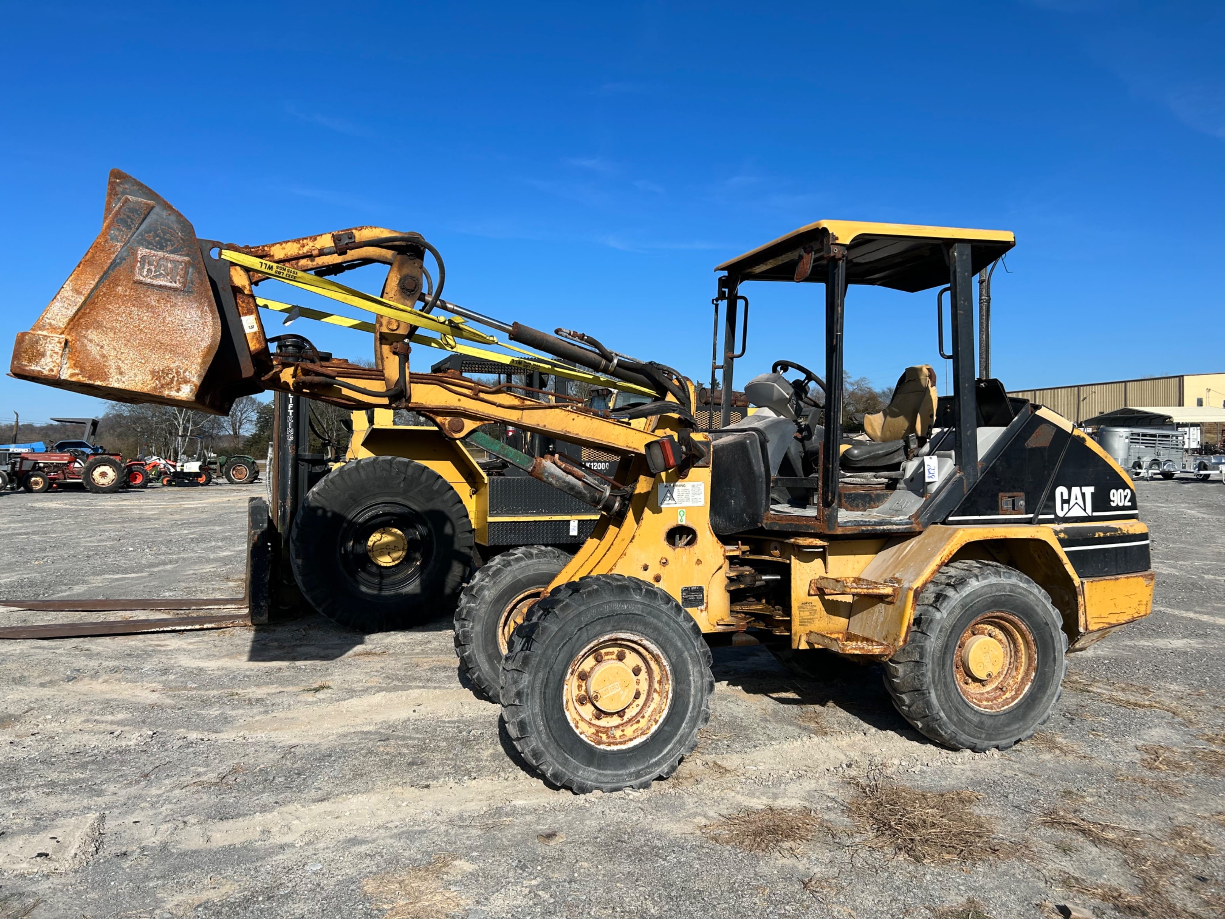 Main image Caterpillar 902