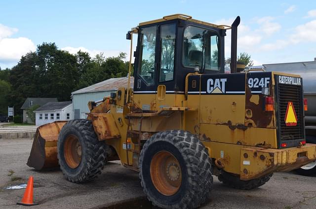 Image of Caterpillar 924F equipment image 3