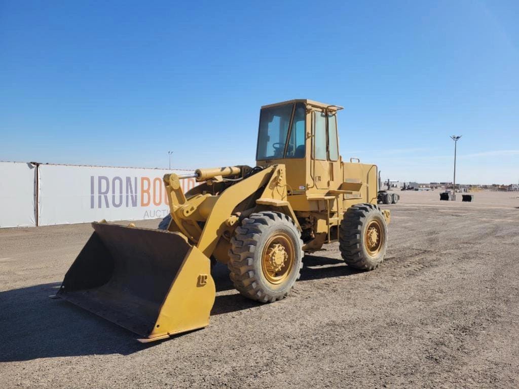 Caterpillar 926 Equipment Image0