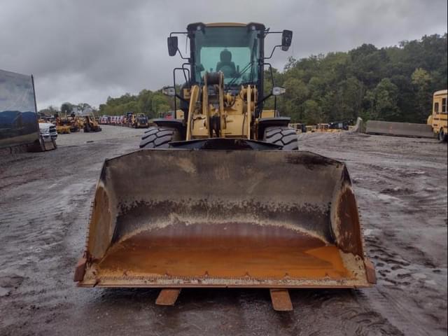 Image of Caterpillar 926M equipment image 2
