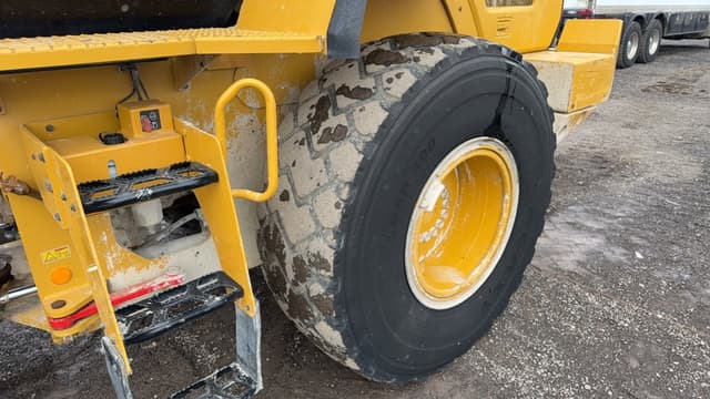 Image of Caterpillar 930M equipment image 3